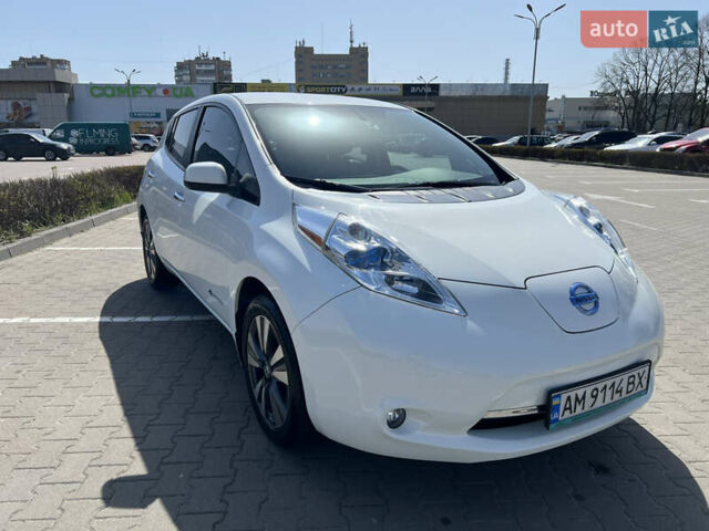 Білий Ніссан Ліф, об'ємом двигуна 0 л та пробігом 42 тис. км за 11500 $, фото 2 на Automoto.ua