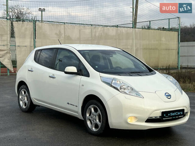 Белый Ниссан Лиф, объемом двигателя 0 л и пробегом 101 тыс. км за 8200 $, фото 2 на Automoto.ua