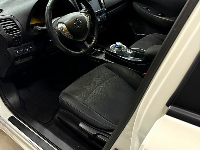 Белый Ниссан Лиф, объемом двигателя 80 л и пробегом 290 тыс. км за 5950 $, фото 5 на Automoto.ua