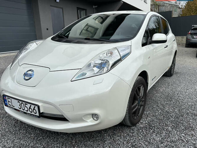 Белый Ниссан Лиф, объемом двигателя 0 л и пробегом 136 тыс. км за 5900 $, фото 5 на Automoto.ua