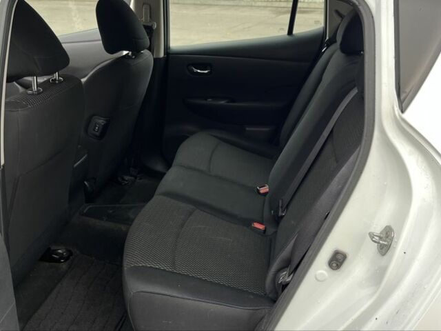 Белый Ниссан Лиф, объемом двигателя 0 л и пробегом 180 тыс. км за 6200 $, фото 7 на Automoto.ua