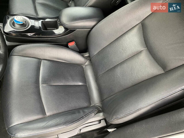 Белый Ниссан Лиф, объемом двигателя 0 л и пробегом 83 тыс. км за 7499 $, фото 17 на Automoto.ua