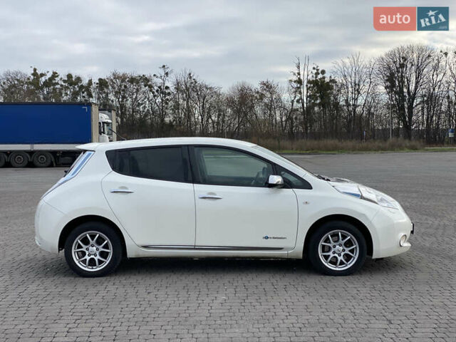 Белый Ниссан Лиф, объемом двигателя 0 л и пробегом 140 тыс. км за 5450 $, фото 5 на Automoto.ua