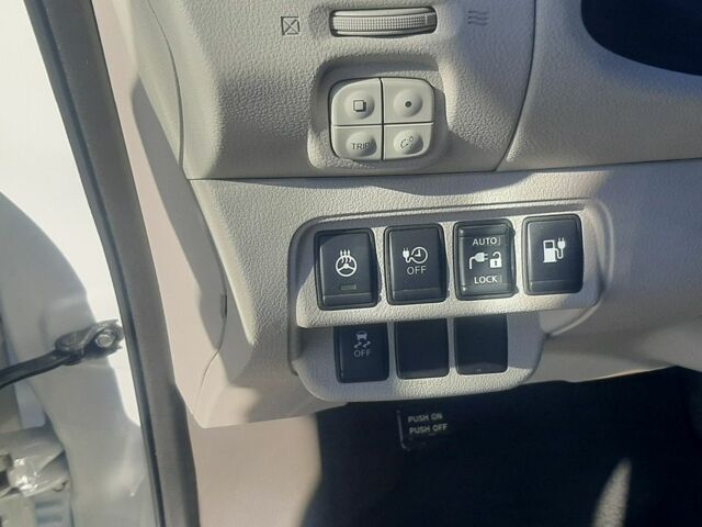 Білий Ніссан Ліф, об'ємом двигуна 0 л та пробігом 154 тис. км за 5600 $, фото 6 на Automoto.ua