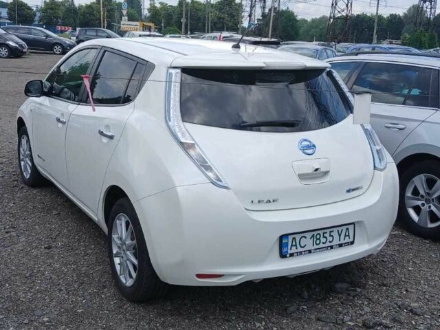 Белый Ниссан Лиф, объемом двигателя 0 л и пробегом 107 тыс. км за 6250 $, фото 3 на Automoto.ua