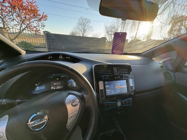 Білий Ніссан Ліф, об'ємом двигуна 0 л та пробігом 122 тис. км за 6100 $, фото 22 на Automoto.ua