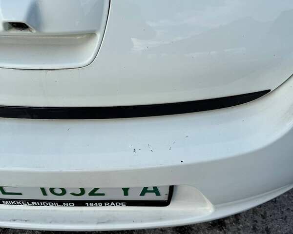 Белый Ниссан Лиф, объемом двигателя 0 л и пробегом 161 тыс. км за 8500 $, фото 27 на Automoto.ua