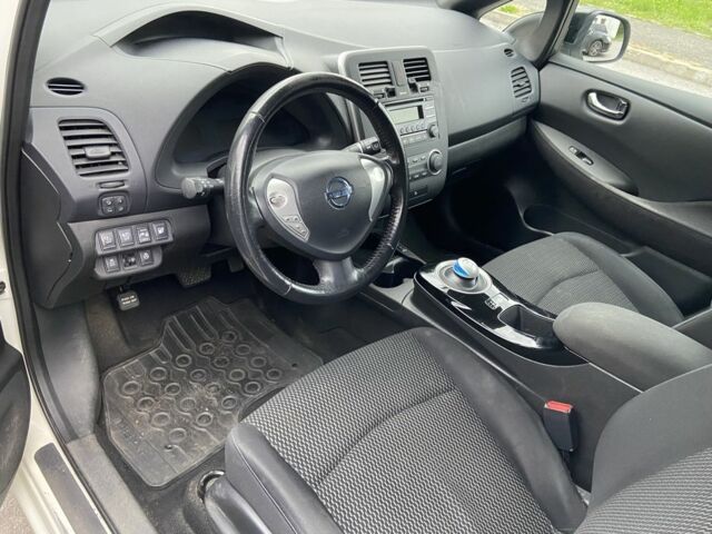 Ниссан Лиф 2014 в Виннице на Automoto.ua Белый Ниссан Лиф, объемом двигателя 0 л и пробегом 223 тыс. км за 5700 $, фото 11 на Automoto.ua