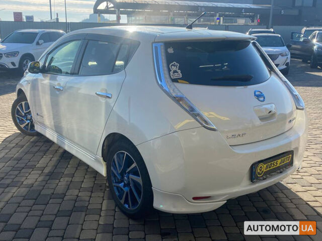 Білий Ніссан Ліф, об'ємом двигуна 24 л та пробігом 122 тис. км за 7700 $, фото 3 на Automoto.ua