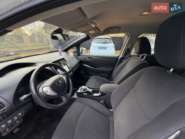 Белый Ниссан Лиф, объемом двигателя 0 л и пробегом 122 тыс. км за 6200 $, фото 18 на Automoto.ua