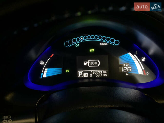 Білий Ніссан Ліф, об'ємом двигуна 0 л та пробігом 136 тис. км за 7500 $, фото 16 на Automoto.ua