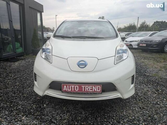 Білий Ніссан Ліф, об'ємом двигуна 0 л та пробігом 134 тис. км за 6500 $, фото 1 на Automoto.ua