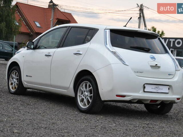 Белый Ниссан Лиф, объемом двигателя 0 л и пробегом 124 тыс. км за 5800 $, фото 10 на Automoto.ua