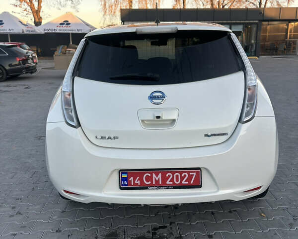 Білий Ніссан Ліф, об'ємом двигуна 0 л та пробігом 127 тис. км за 6450 $, фото 6 на Automoto.ua