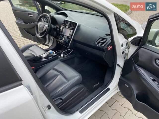 Белый Ниссан Лиф, объемом двигателя 0 л и пробегом 83 тыс. км за 7499 $, фото 16 на Automoto.ua