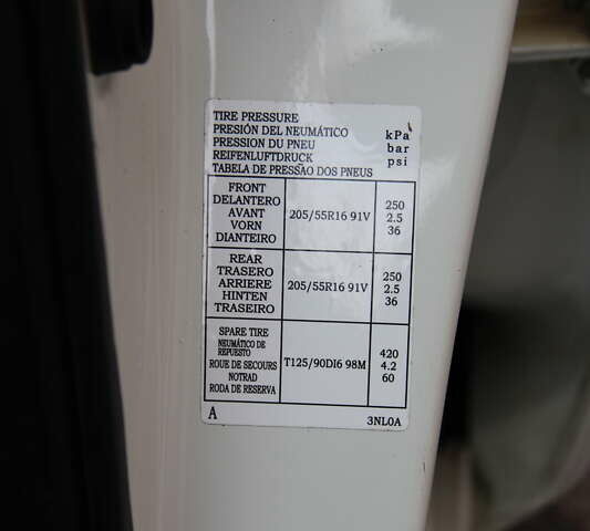 Белый Ниссан Лиф, объемом двигателя 0 л и пробегом 180 тыс. км за 6500 $, фото 43 на Automoto.ua