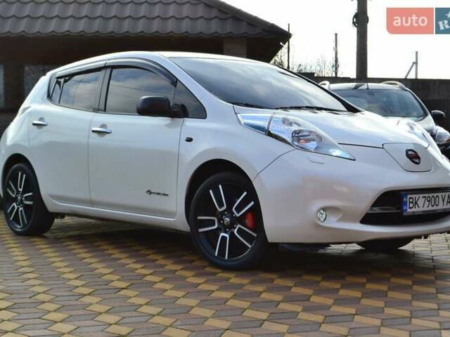 Білий Ніссан Ліф, об'ємом двигуна 0 л та пробігом 96 тис. км за 7950 $, фото 5 на Automoto.ua