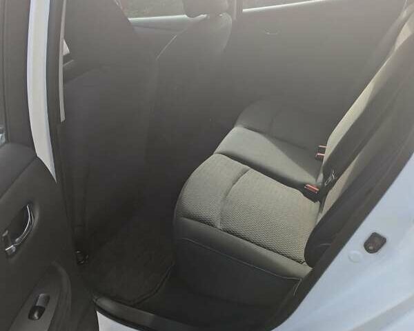 Белый Ниссан Лиф, объемом двигателя 0 л и пробегом 124 тыс. км за 5300 $, фото 12 на Automoto.ua