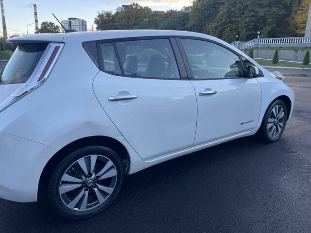 Ниссан Лиф 2014 в Виннице на Automoto.ua Белый Ниссан Лиф, объемом двигателя 0 л и пробегом 132 тыс. км за 5700 $, фото 1 на Automoto.ua