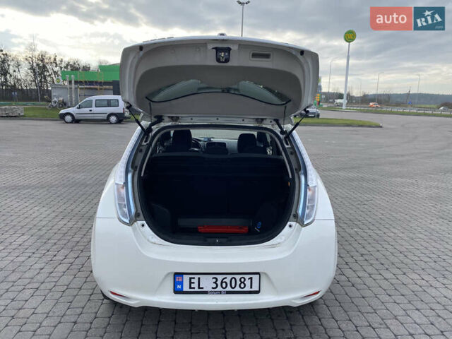 Белый Ниссан Лиф, объемом двигателя 0 л и пробегом 140 тыс. км за 5450 $, фото 24 на Automoto.ua