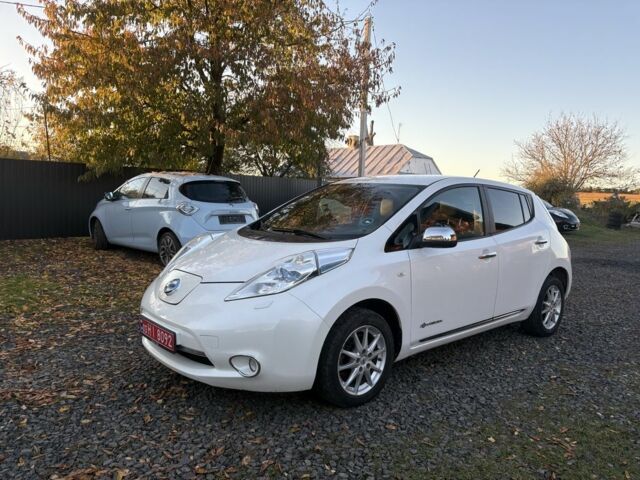 Белый Ниссан Лиф, объемом двигателя 0 л и пробегом 117 тыс. км за 6200 $, фото 8 на Automoto.ua