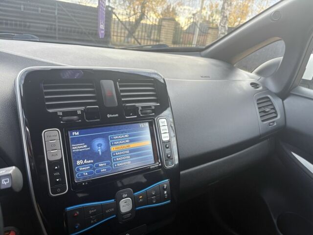 Білий Ніссан Ліф, об'ємом двигуна 0 л та пробігом 122 тис. км за 6200 $, фото 22 на Automoto.ua