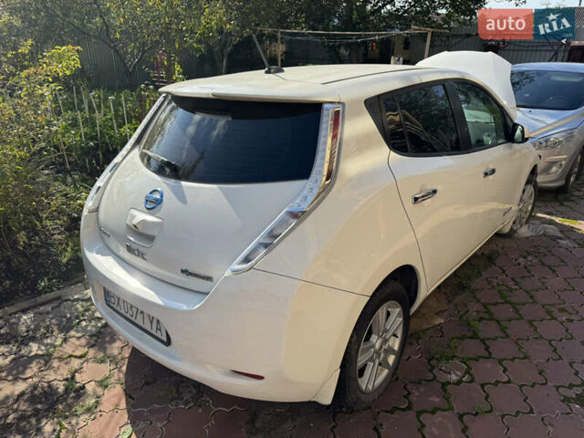 Белый Ниссан Лиф, объемом двигателя 0 л и пробегом 140 тыс. км за 4400 $, фото 4 на Automoto.ua