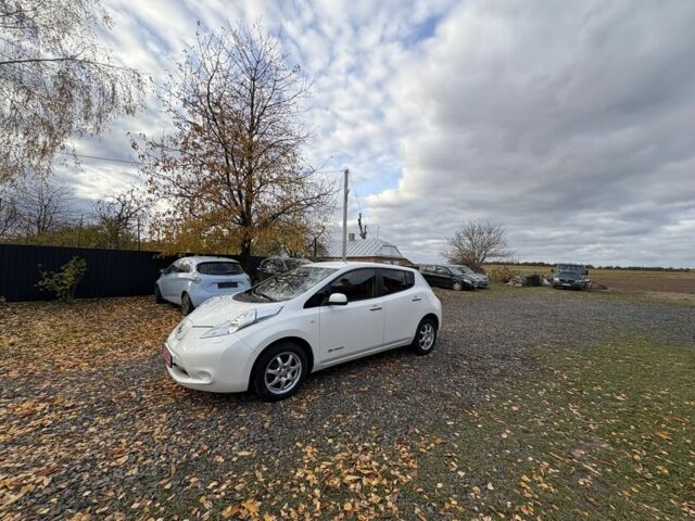 Білий Ніссан Ліф, об'ємом двигуна 0 л та пробігом 122 тис. км за 6200 $, фото 9 на Automoto.ua