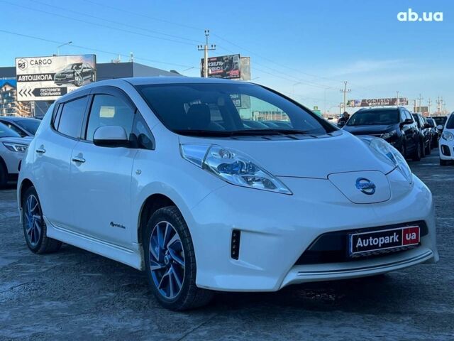 Белый Ниссан Лиф, объемом двигателя 0 л и пробегом 134 тыс. км за 6190 $, фото 10 на Automoto.ua