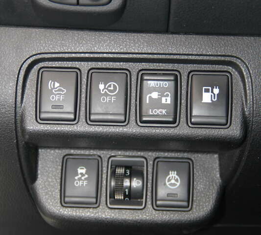 Белый Ниссан Лиф, объемом двигателя 0 л и пробегом 180 тыс. км за 6500 $, фото 15 на Automoto.ua