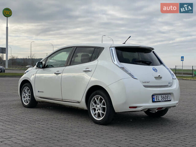Белый Ниссан Лиф, объемом двигателя 0 л и пробегом 140 тыс. км за 5450 $, фото 29 на Automoto.ua