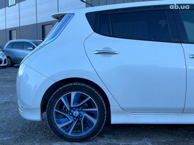 Белый Ниссан Лиф, объемом двигателя 0 л и пробегом 134 тыс. км за 6190 $, фото 7 на Automoto.ua