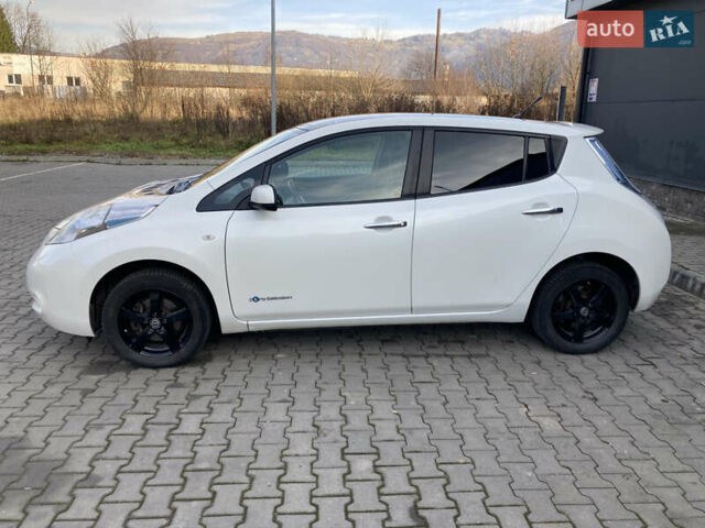 Білий Ніссан Ліф, об'ємом двигуна 0 л та пробігом 136 тис. км за 7500 $, фото 7 на Automoto.ua