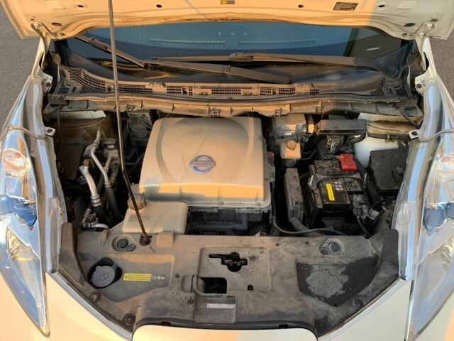 Білий Ніссан Ліф, об'ємом двигуна 0 л та пробігом 145 тис. км за 6950 $, фото 18 на Automoto.ua