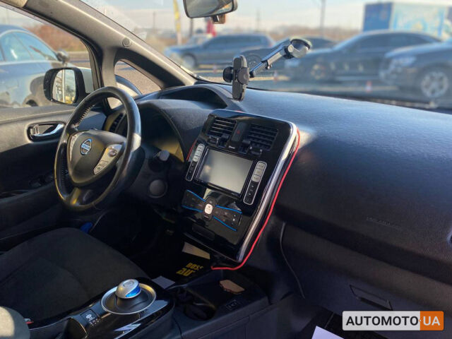 Білий Ніссан Ліф, об'ємом двигуна 24 л та пробігом 122 тис. км за 7700 $, фото 16 на Automoto.ua