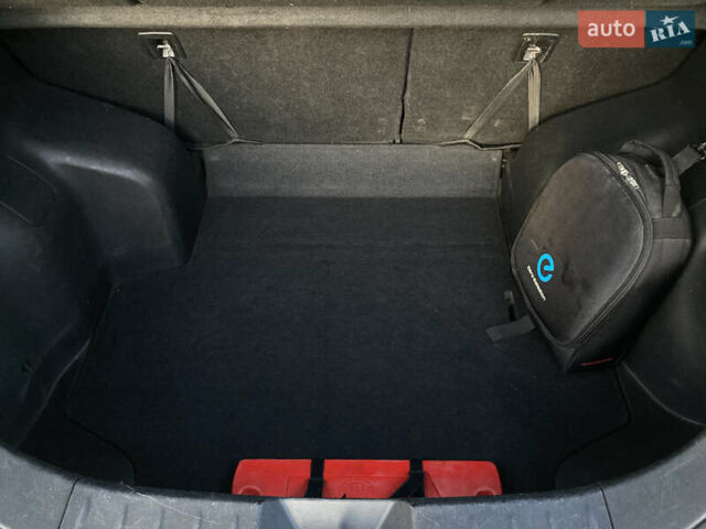 Білий Ніссан Ліф, об'ємом двигуна 0 л та пробігом 136 тис. км за 7500 $, фото 14 на Automoto.ua