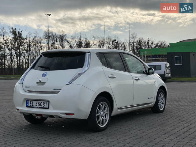 Белый Ниссан Лиф, объемом двигателя 0 л и пробегом 140 тыс. км за 5450 $, фото 30 на Automoto.ua