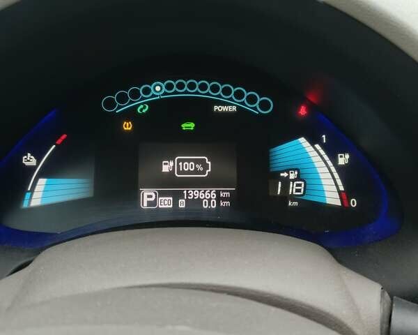 Білий Ніссан Ліф, об'ємом двигуна 0 л та пробігом 140 тис. км за 7000 $, фото 12 на Automoto.ua