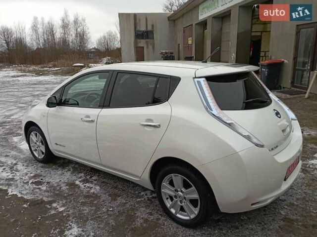 Белый Ниссан Лиф, объемом двигателя 0 л и пробегом 95 тыс. км за 7500 $, фото 5 на Automoto.ua