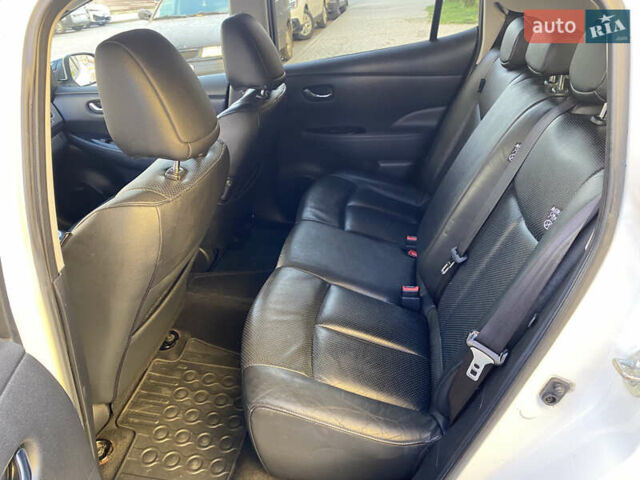 Белый Ниссан Лиф, объемом двигателя 0 л и пробегом 112 тыс. км за 7599 $, фото 14 на Automoto.ua