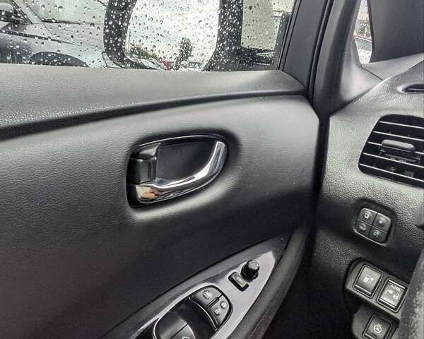 Білий Ніссан Ліф, об'ємом двигуна 0 л та пробігом 134 тис. км за 6500 $, фото 10 на Automoto.ua