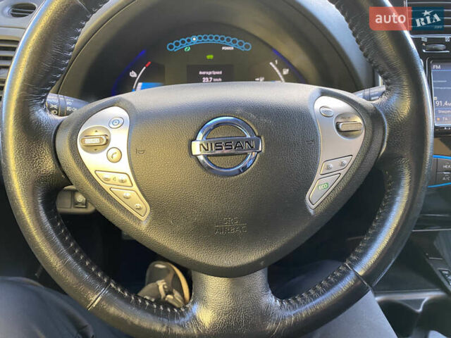 Белый Ниссан Лиф, объемом двигателя 0 л и пробегом 112 тыс. км за 7599 $, фото 17 на Automoto.ua