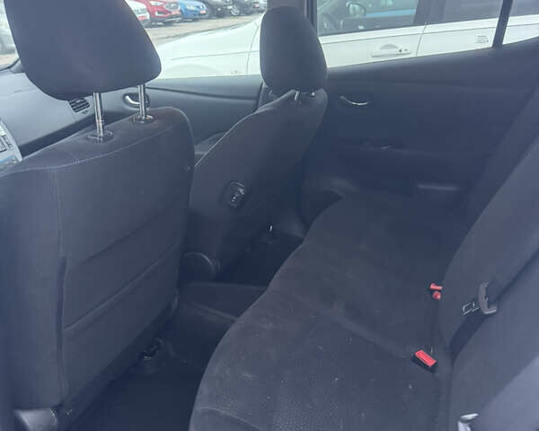 Белый Ниссан Лиф, объемом двигателя 0 л и пробегом 160 тыс. км за 6700 $, фото 15 на Automoto.ua