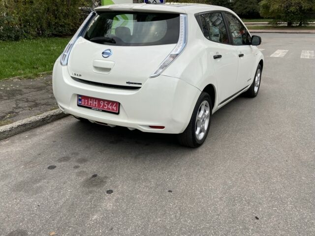 Ниссан Лиф 2014 в Виннице на Automoto.ua Белый Ниссан Лиф, объемом двигателя 0 л и пробегом 223 тыс. км за 5700 $, фото 5 на Automoto.ua
