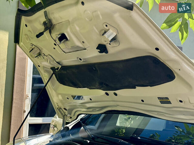 Белый Ниссан Лиф, объемом двигателя 0 л и пробегом 144 тыс. км за 6700 $, фото 32 на Automoto.ua