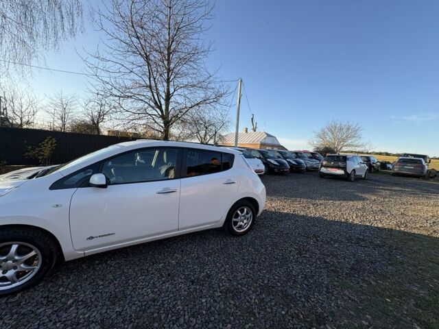 Белый Ниссан Лиф, объемом двигателя 0 л и пробегом 122 тыс. км за 6100 $, фото 11 на Automoto.ua