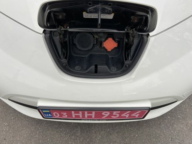 Ниссан Лиф 2014 в Виннице на Automoto.ua Белый Ниссан Лиф, объемом двигателя 0 л и пробегом 223 тыс. км за 5700 $, фото 9 на Automoto.ua