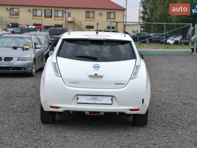 Белый Ниссан Лиф, объемом двигателя 0 л и пробегом 124 тыс. км за 5800 $, фото 8 на Automoto.ua