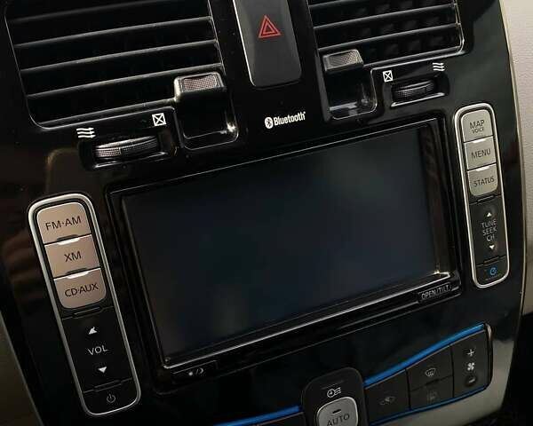 Білий Ніссан Ліф, об'ємом двигуна 0 л та пробігом 140 тис. км за 7000 $, фото 17 на Automoto.ua