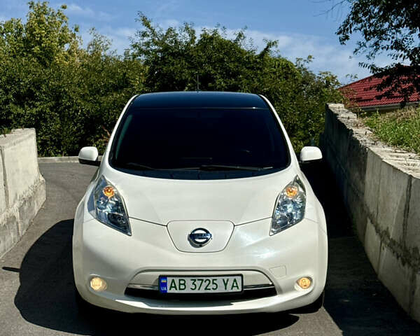 Белый Ниссан Лиф, объемом двигателя 0 л и пробегом 144 тыс. км за 6700 $, фото 11 на Automoto.ua